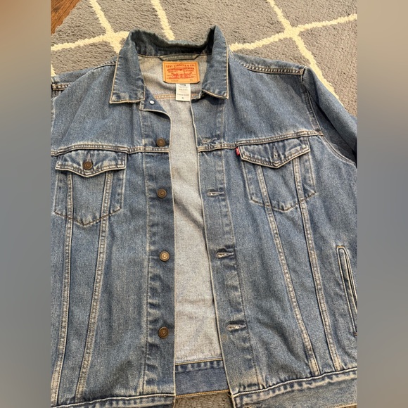 Levi’s Denim Jacket - Picture 2 of 7
